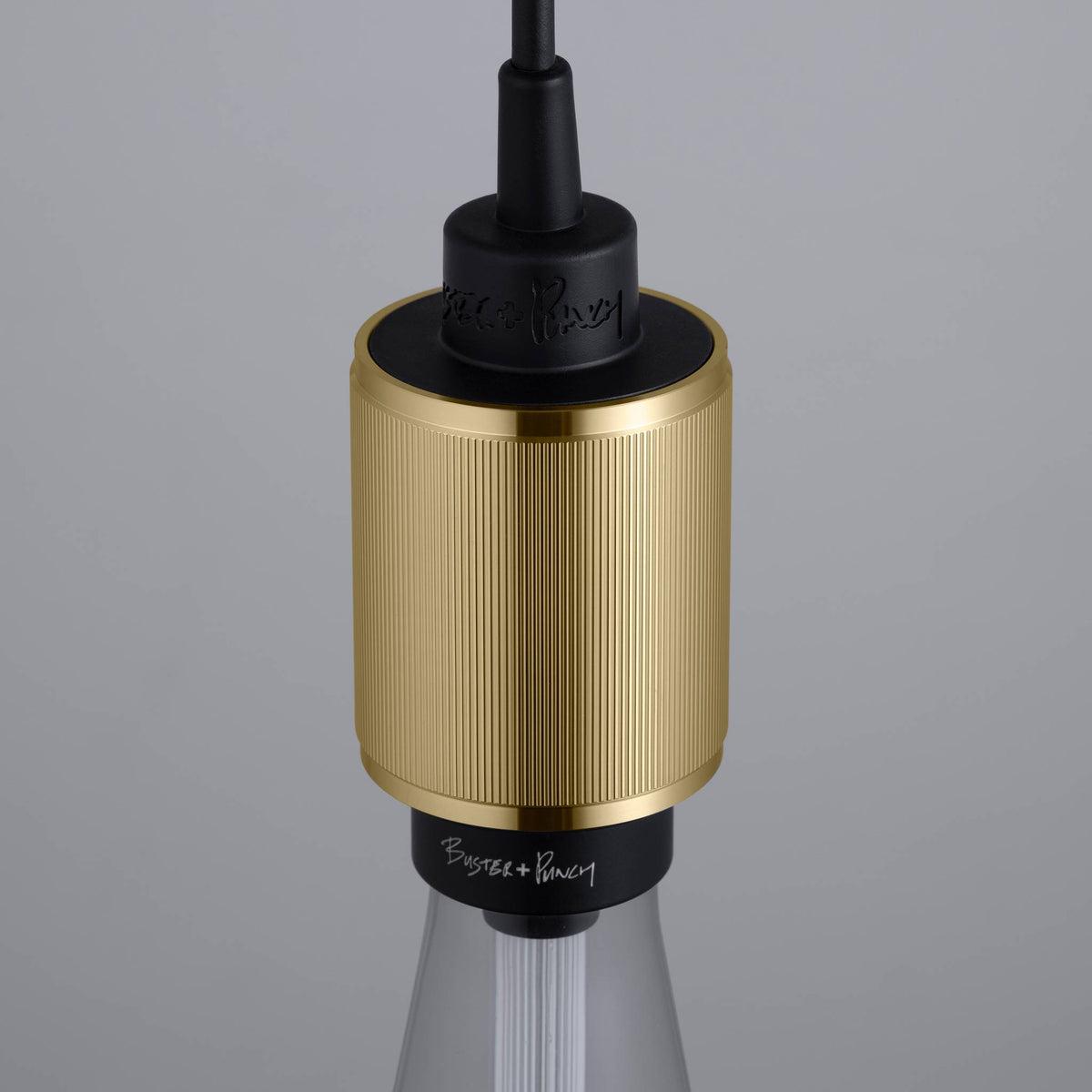 Buster + Punch Heavy Metal Linear hanglamp Goud - detail