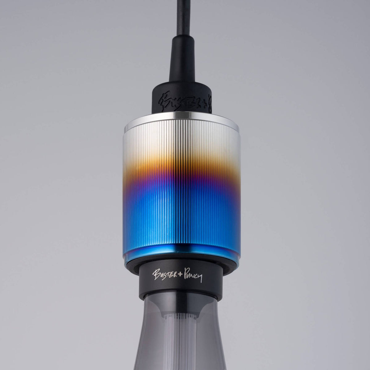 Buster + Punch Heavy Metal hanglamp Linear burnt steel detail