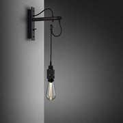 Buster + Punch Hooked Wall wandlamp smoked bronze vooraanzicht