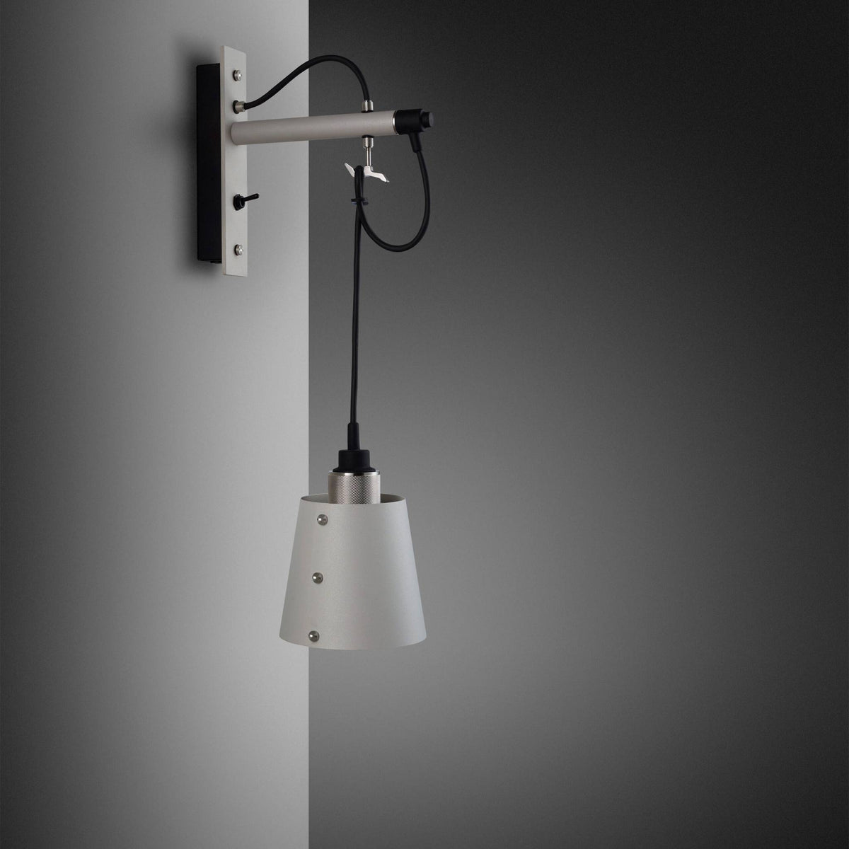 Buster + Punch Hooked Wall wandlamp steel detail