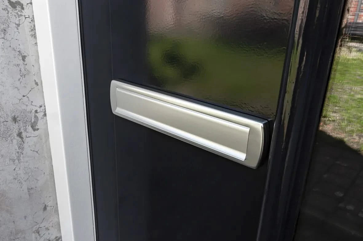 AXA Curve Plus briefplaat aluminium naturel - sfeerbeeld