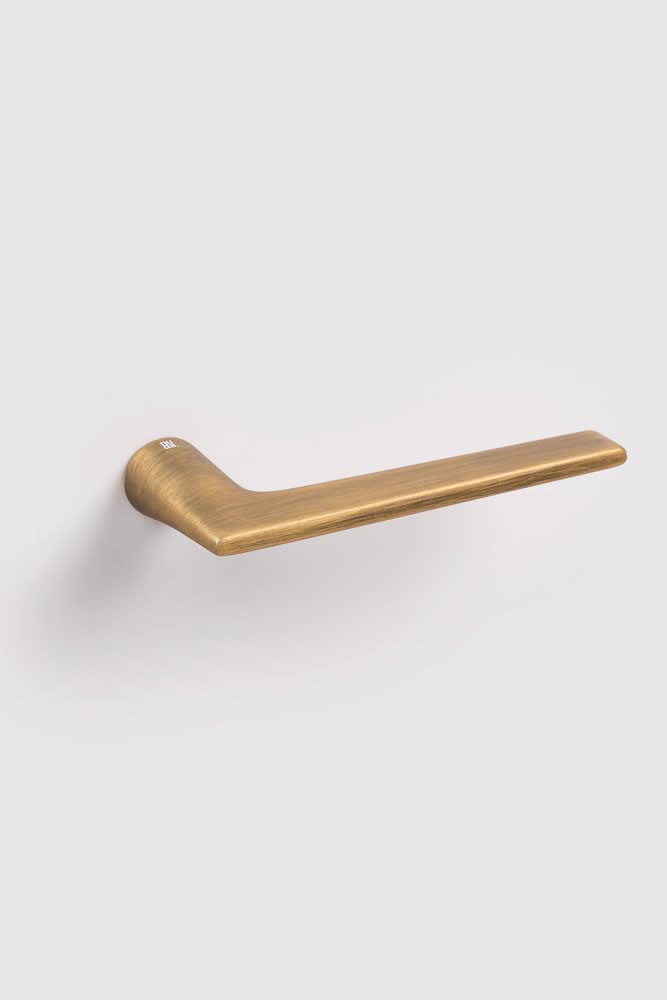 NUDA deurkruk Lieve brushed goud – sfeerbeeld