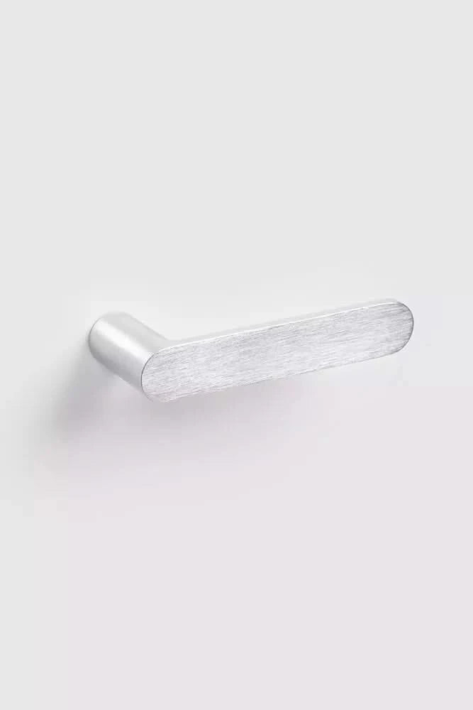NUDA deurkruk Pure satijn chroom – detail